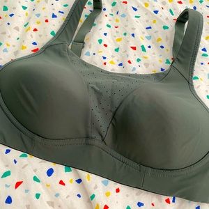 Lululemon sport bra